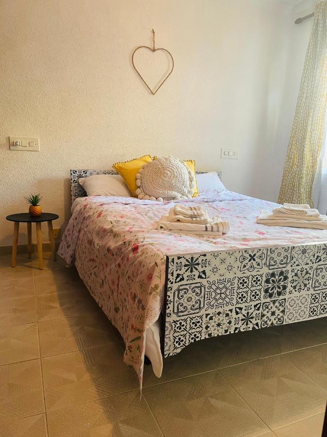 Cozy 2-Bedroom Serviced Apartment With Netflix Sagunto Eksteriør billede