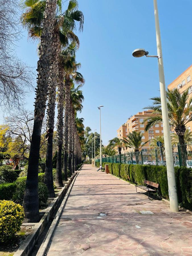 Cozy 2-Bedroom Serviced Apartment With Netflix Sagunto Eksteriør billede